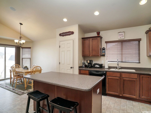 1079 S 1875 W, Syracuse, UT 84075 — photo 9