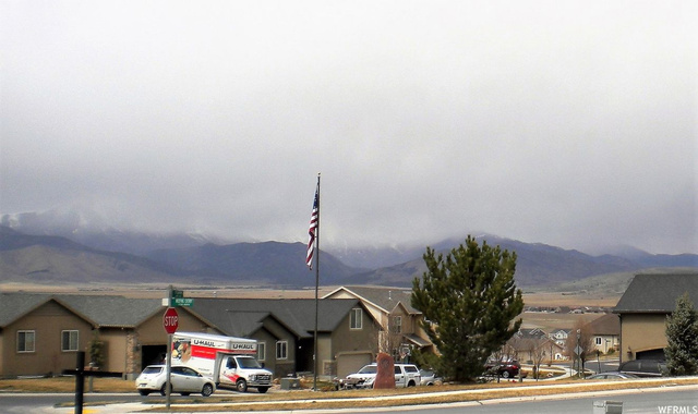 2104 E Weeping Cherry Ln, Eagle Mountain, UT 84005 — photo 3