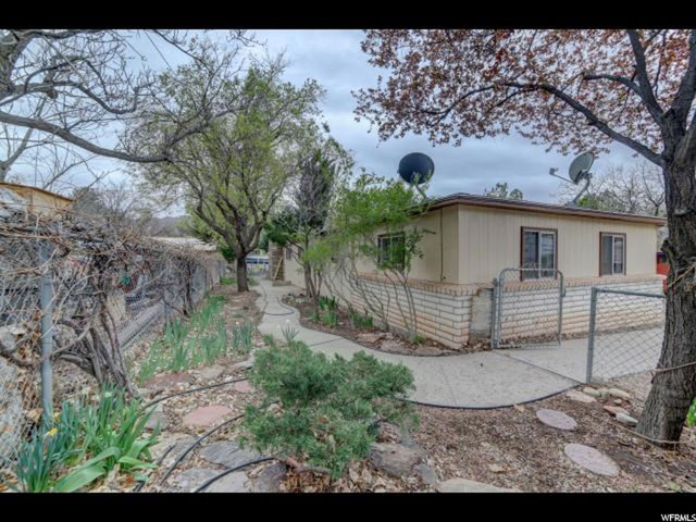 477 S Nichols Ln E, Moab, UT 84532 — photo 2