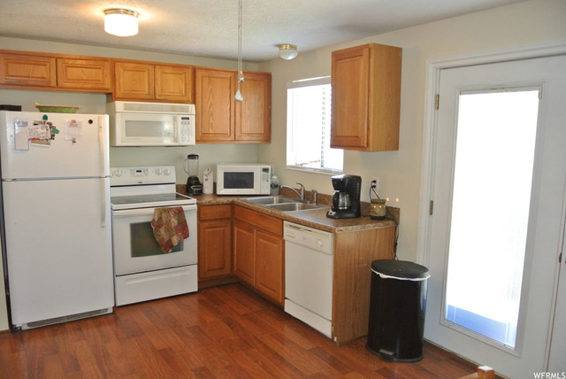 954 W 2400 N, Clinton, UT 84015 — photo 3