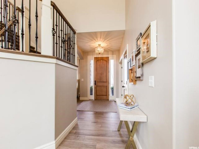 473 E Oak Hollow Ct, Bountiful, UT 84010 — photo 3