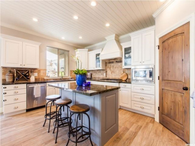 473 E Oak Hollow Ct, Bountiful, UT 84010 — photo 5