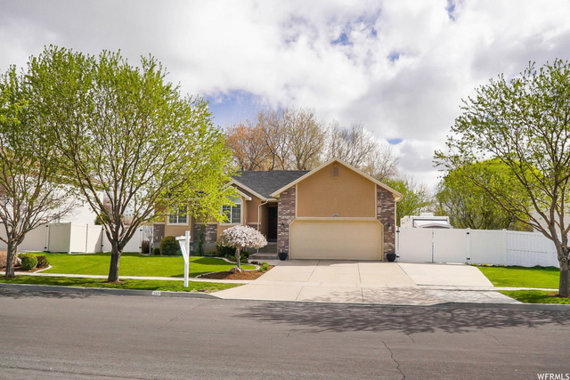 243 S 950 W, Layton, UT 84041 — photo 2