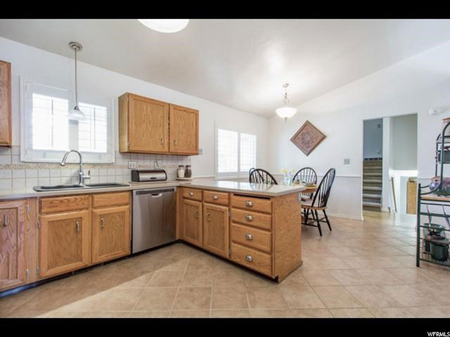 10306 S 2375 E, Sandy, UT 84092 — photo 4