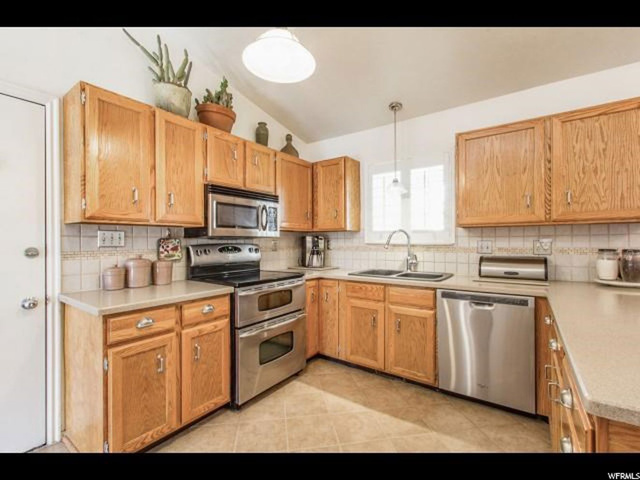 10306 S 2375 E, Sandy, UT 84092 — photo 6