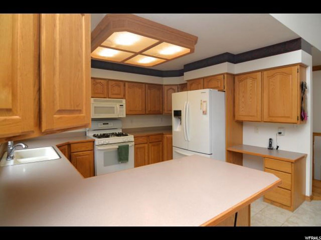 485 Oakview Ln, Bountiful, UT 84010 — photo 10