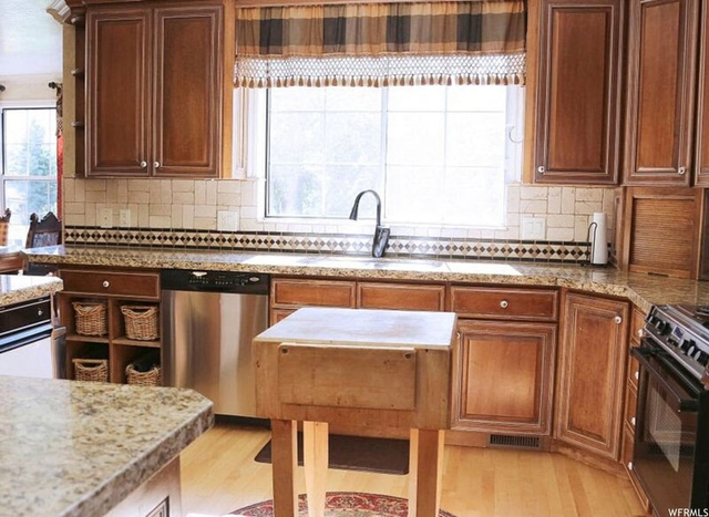 202 N 2300 E, Layton, UT 84040 — photo 3