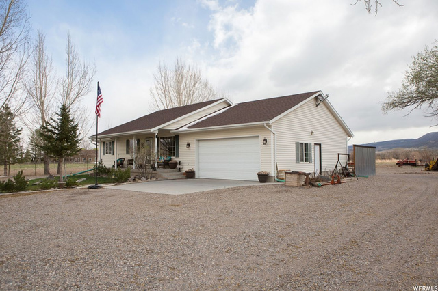 555 S Main St E, Central Valley, UT 84754 — photo 2