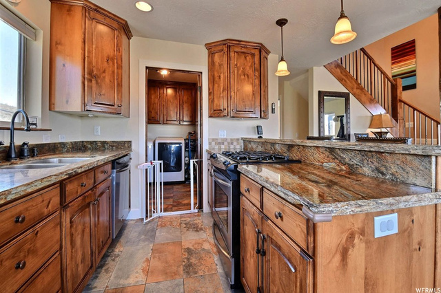223 E Sage Ln, Wanship, UT 84017 — photo 9