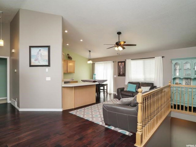 689 W 2050 N, Clinton, UT 84015 — photo 4