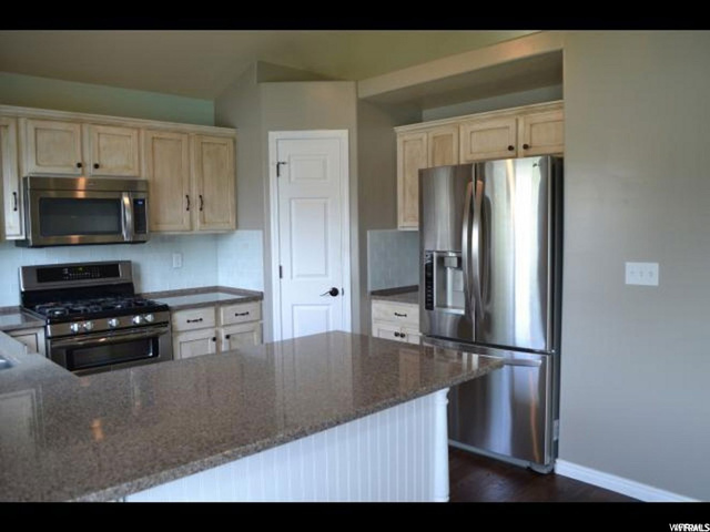 1423 N 2340 W, Clinton, UT 84015 — photo 6