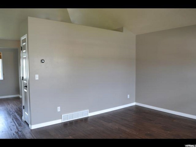 1423 N 2340 W, Clinton, UT 84015 — photo 4