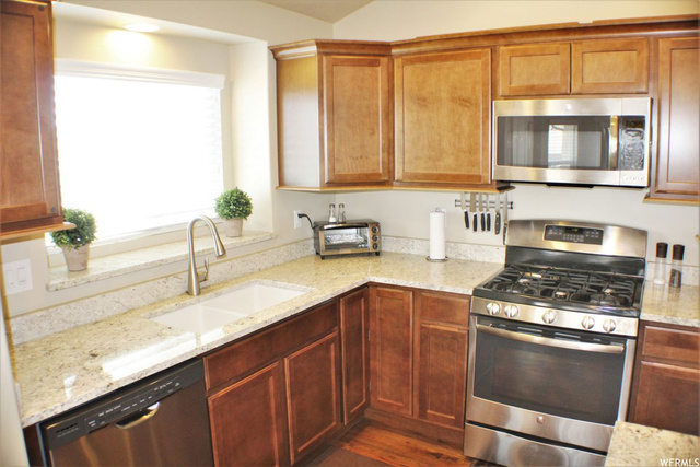 3256 N Redshoulder Dr E, Layton, UT 84040 — photo 9