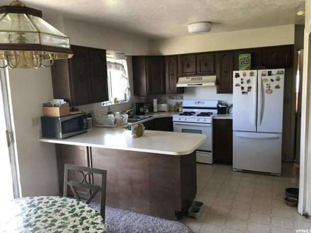 586 W 1460 N, Clinton, UT 84015 — photo 3