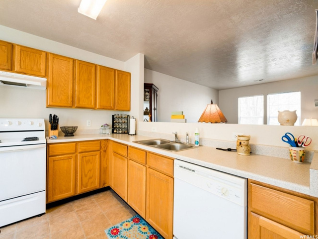 1988 N 2195 W, Clinton, UT 84015 — photo 5