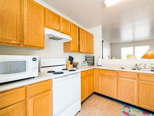 1988 N 2195 W, Clinton, UT 84015 — photo 4