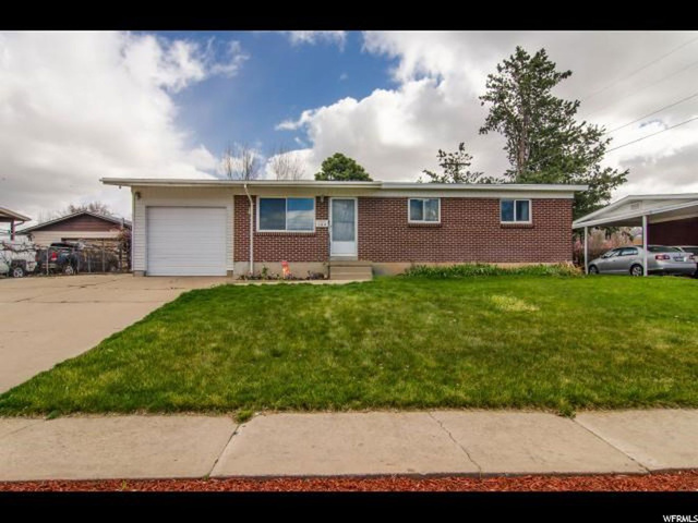 186 N Green Dr E, Layton, UT 84041 — photo 2