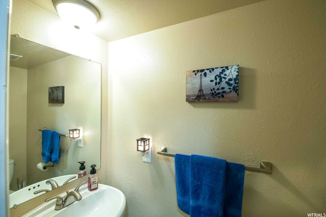 551 E Cobblestone Dr, Midvale, UT 84047 — photo 6