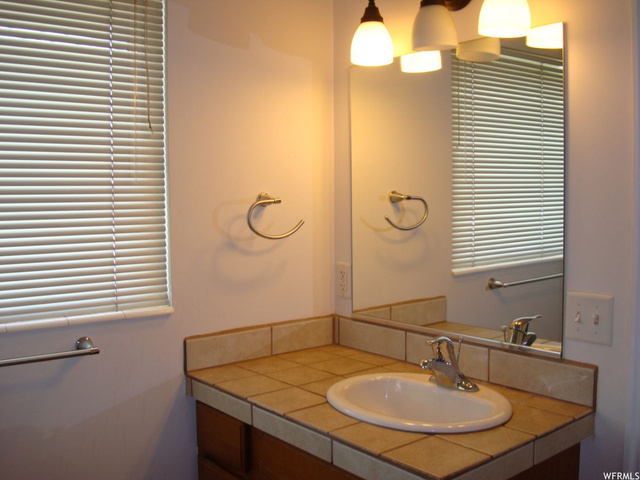 4975 S Pinehill Dr E, Murray, UT 84107 — photo 12