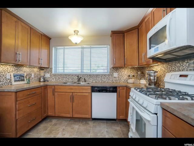 120 E Emerald St N, Layton, UT 84041 — photo 7
