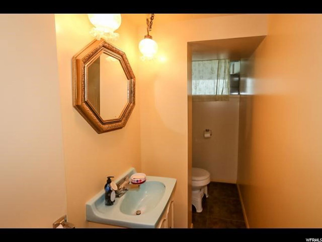 111 E Oakridge Dr, Bountiful, UT 84010 — photo 11
