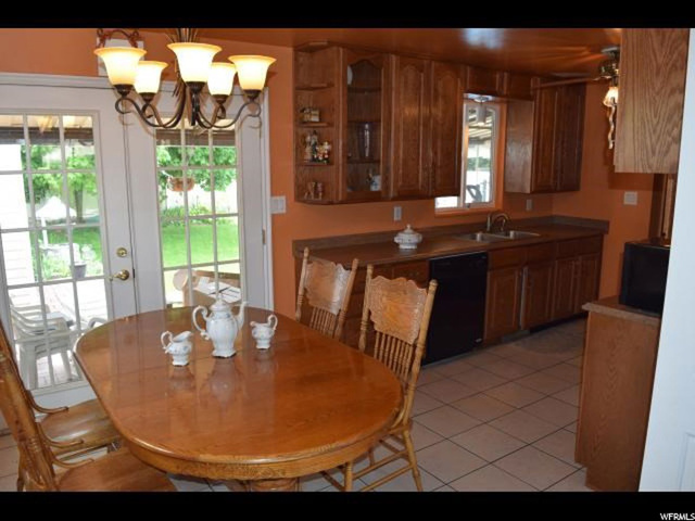 364 E Saunders St, Murray, UT 84107 — photo 2