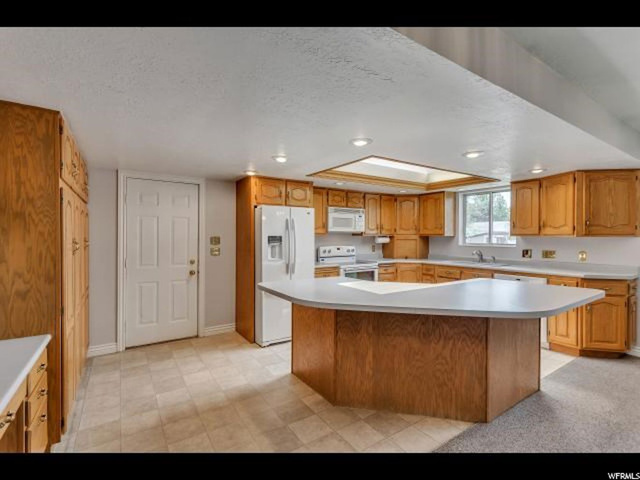 434 E Howard Dr, Sandy, UT 84070 — photo 3