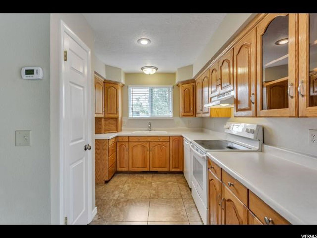 781 E Whispering Pine Dr, Murray, UT 84107 — photo 8