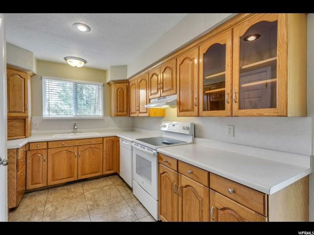 781 E Whispering Pine Dr, Murray, UT 84107 — photo 7