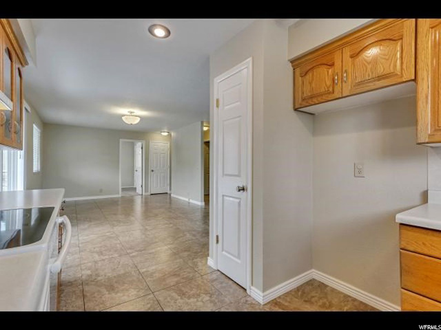 781 E Whispering Pine Dr, Murray, UT 84107 — photo 9