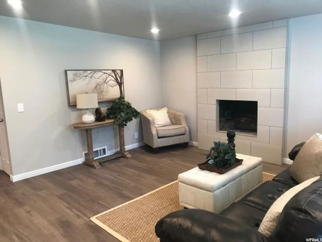 911 E Carnation Dr, Sandy, UT 84094 — photo 9