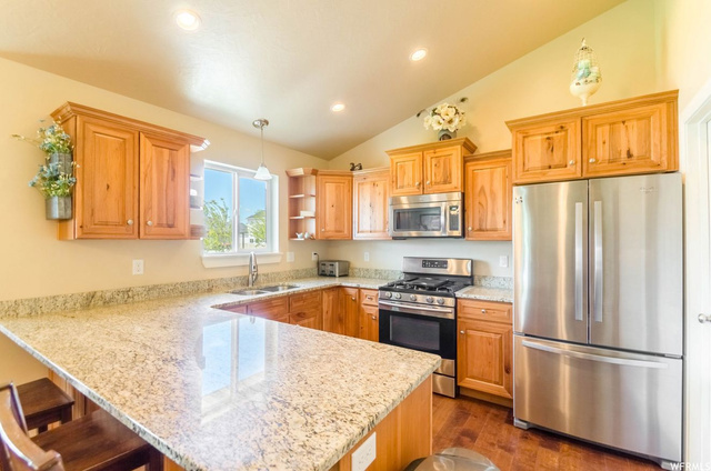 587 N 850 E, Wellsville, UT 84339 — photo 10