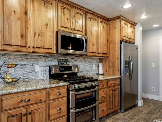 286 N 525 E, Levan, UT 84639 — photo 4