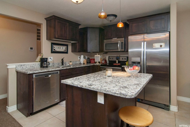 877 S Main St, Layton, UT 84041 — photo 10