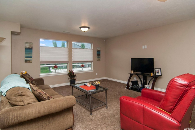877 S Main St, Layton, UT 84041 — photo 3