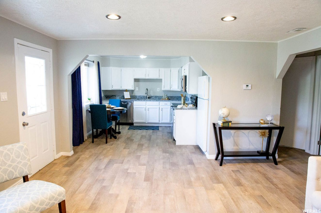 650 E 8680 S, Sandy, UT 84070 — photo 5