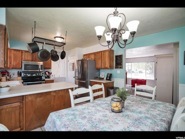 943 S 200 E, Layton, UT 84041 — photo 8
