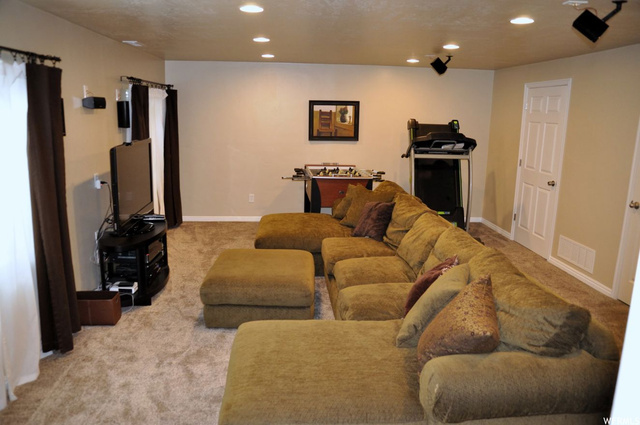 947 E Sam Cir, Clearfield, UT 84015 — photo 11