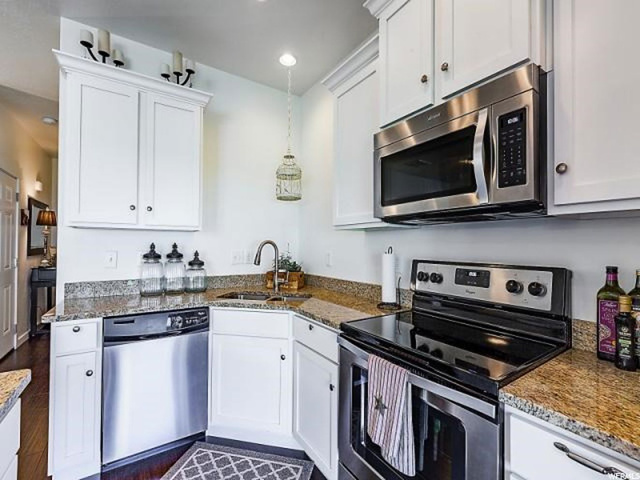 258 W 710 N, Centerville, UT 84014 — photo 8
