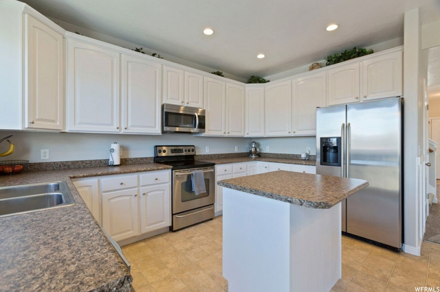2917 E Lookout Dr, Eagle Mountain, UT 84005 — photo 2