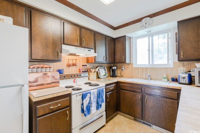 307 E 1200 N, Centerville, UT 84014 — photo 5