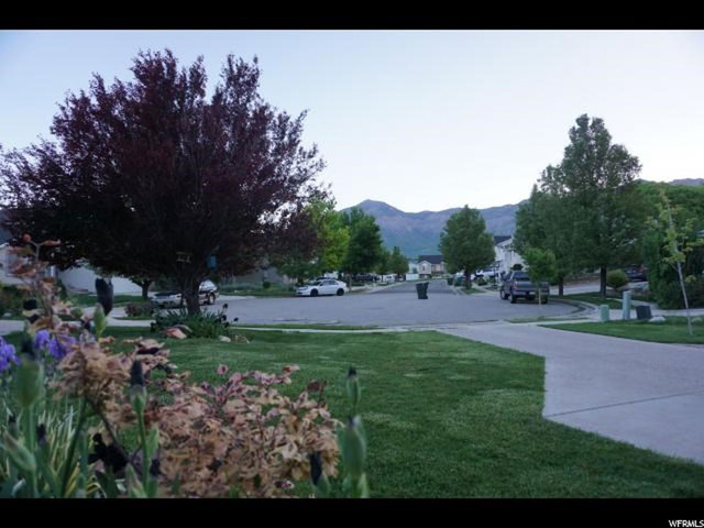 1302 N Chilly Peak Cir E, Ogden, UT 84404 — photo 2