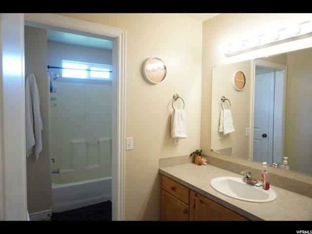 1302 N Chilly Peak Cir E, Ogden, UT 84404 — photo 9