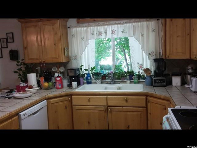 325 E 400 S, Hyrum, UT 84319 — photo 8