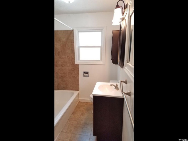 407 E 500 S, River Heights, UT 84321 — photo 8