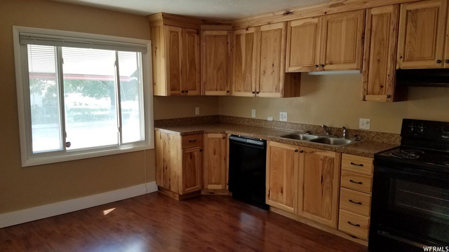 407 E 500 S, River Heights, UT 84321 — photo 3