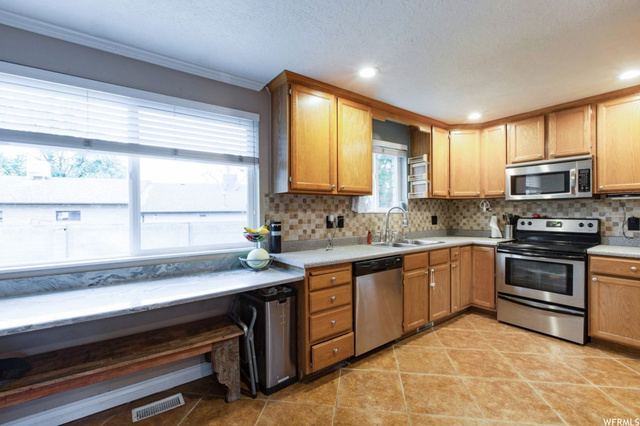 9628 S 760 E, Sandy, UT 84094 — photo 4