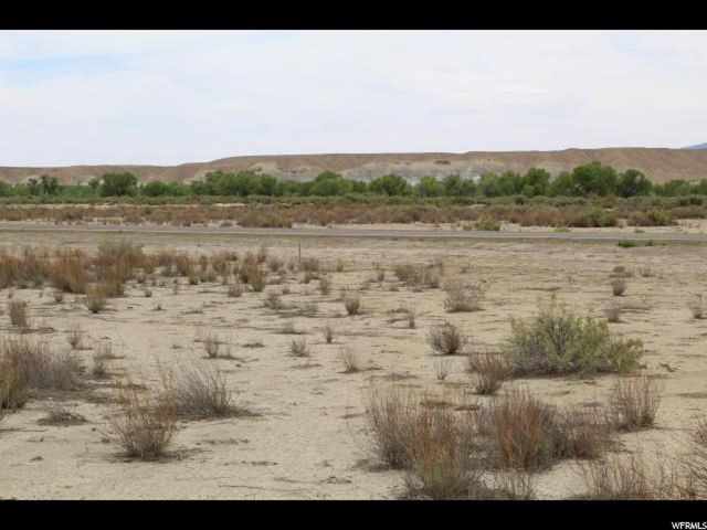 9855 S Highway 24 St E, Caineville, UT 84775 — photo 2