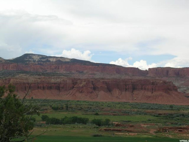 125 N Torrey Breaks Rd E #1, Torrey, UT 84775 — photo 5