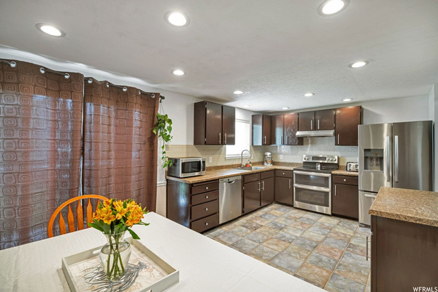 2124 N 2475 W, Clinton, UT 84015 — photo 4
